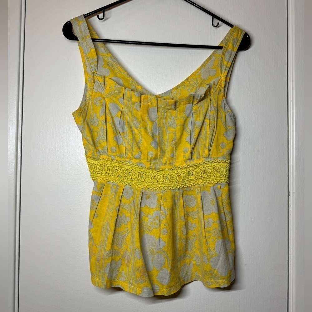 Lucy Paris Yellow Grey Floral Sleeveless Pleated Peplum Blouse Tank Size Small